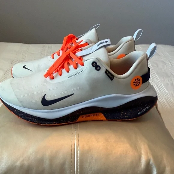 Nike Men’s White Sneakers with Neon Orange Laces - Picture 9 of 16